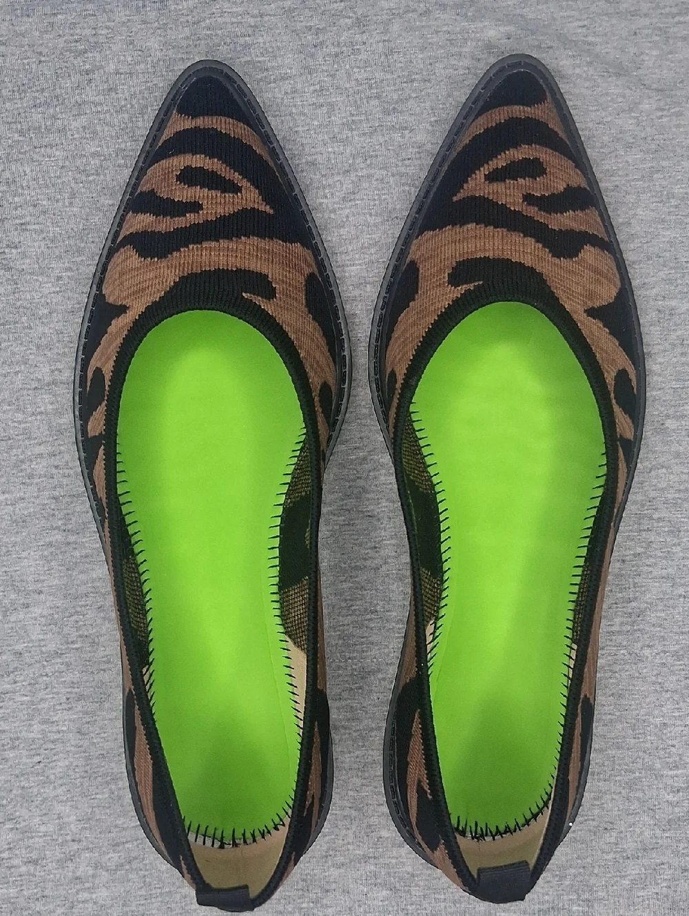 Louise et Cie Leopard Print Flat Shoes Pointed Toe Slip On Business Casual 8.5